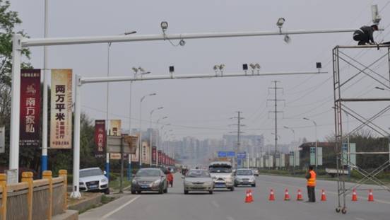電子警察監(jiān)控桿DZJC-04